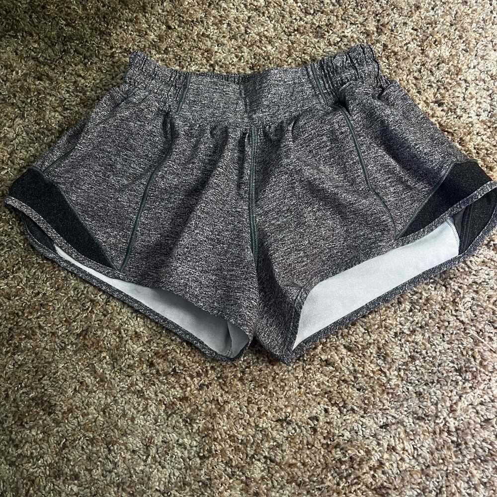 Lululemon Size 4 Heather Black Low Rise 2.5" Lined Hotty Hot ll Running Shorts